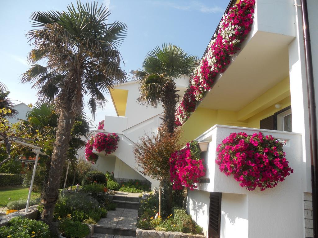 Apartments Mihalic Baška Dış mekan fotoğraf