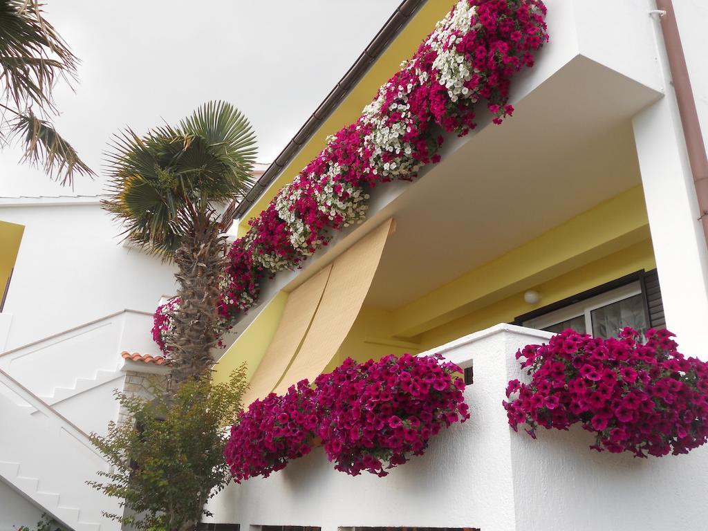 Apartments Mihalic Baška Dış mekan fotoğraf