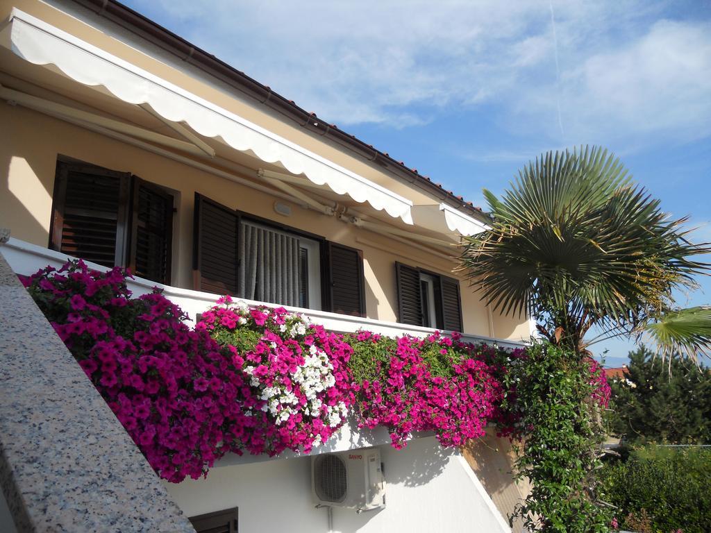 Apartments Mihalic Baška Dış mekan fotoğraf